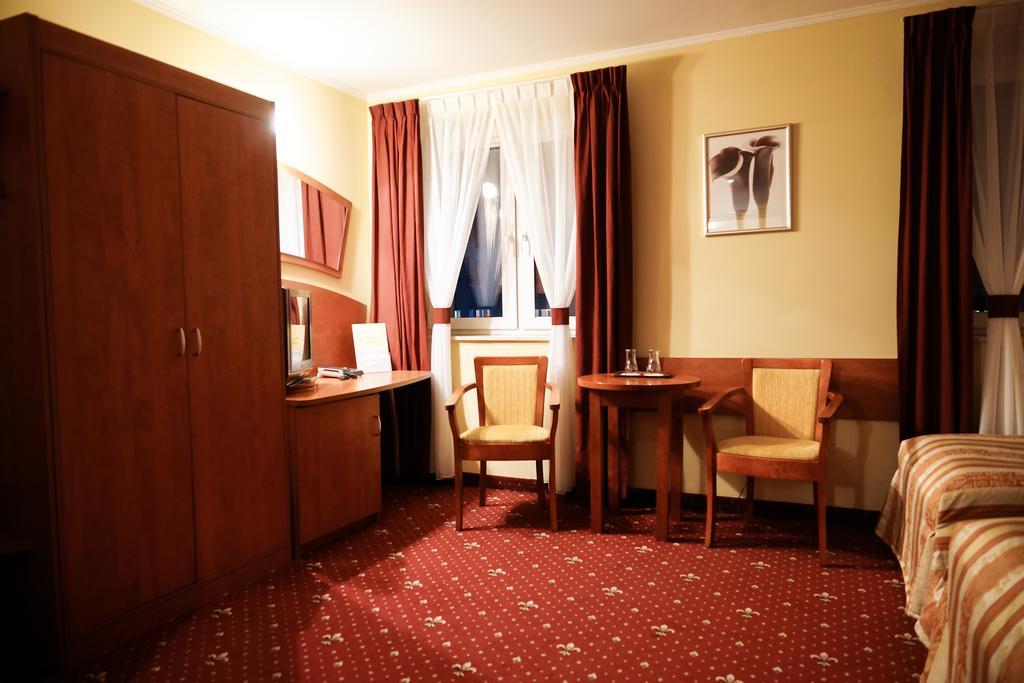 Hotel City Grudziadz Room photo